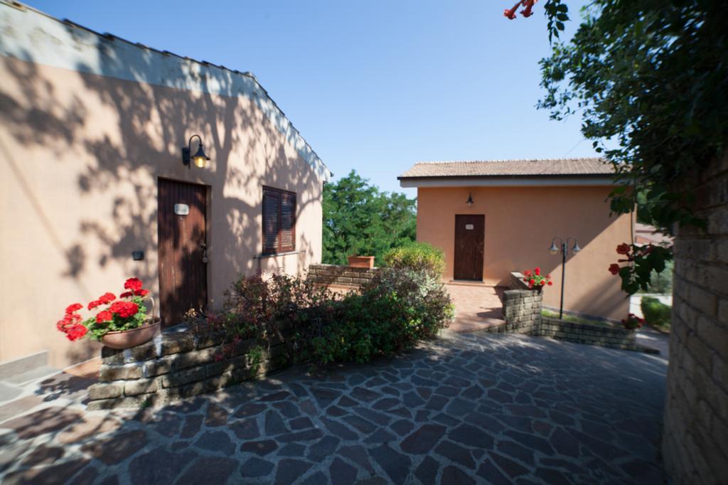 Agriturismo La Molara เซสซาอูรุนกา ภายนอก รูปภาพ